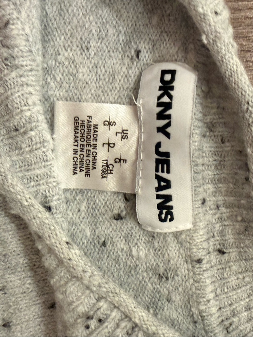 DKNYC speckled light gray knit cardigan